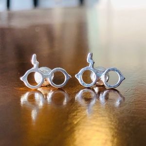 NIB ✨ Harry Potter Inspired Earrings ✨ SILVER